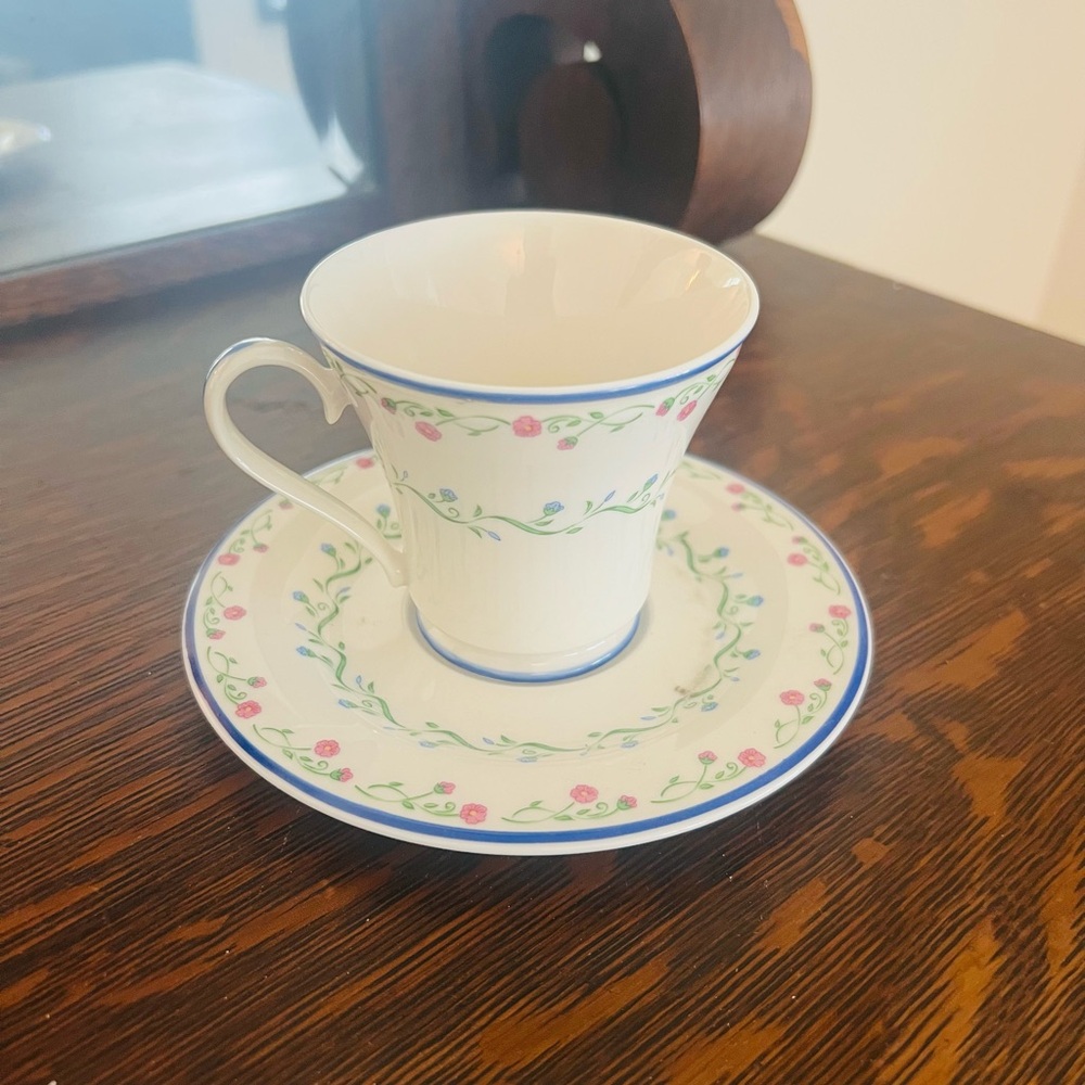 Saucer only Gotham Town & Country pattern